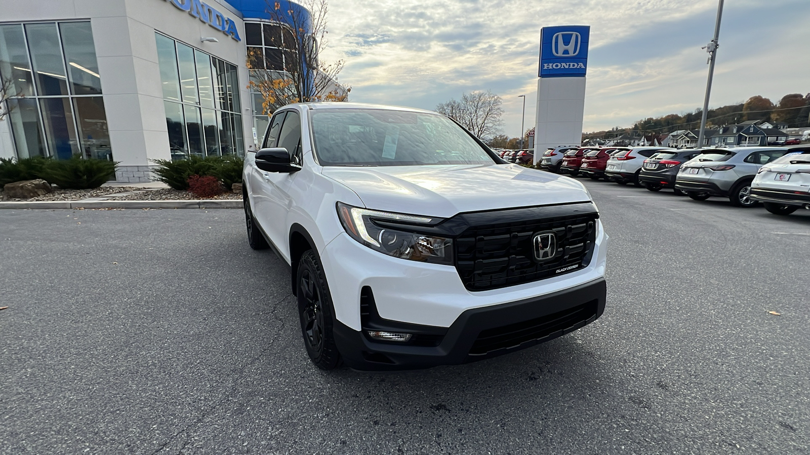 2025 Honda Ridgeline Black Edition 2