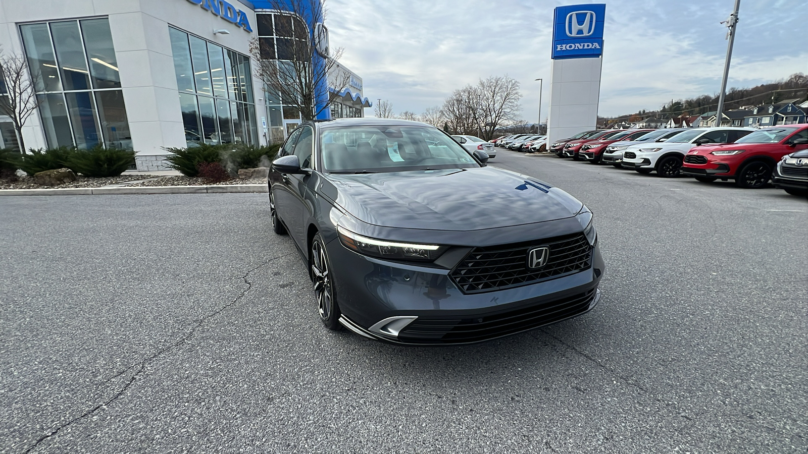 2025 Honda Accord Hybrid Touring 2