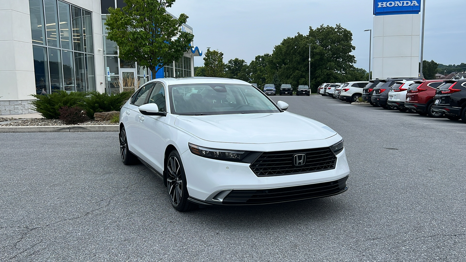 2024 Honda Accord Hybrid Touring 1