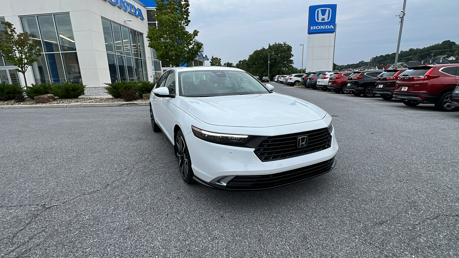 2024 Honda Accord Hybrid Touring 2