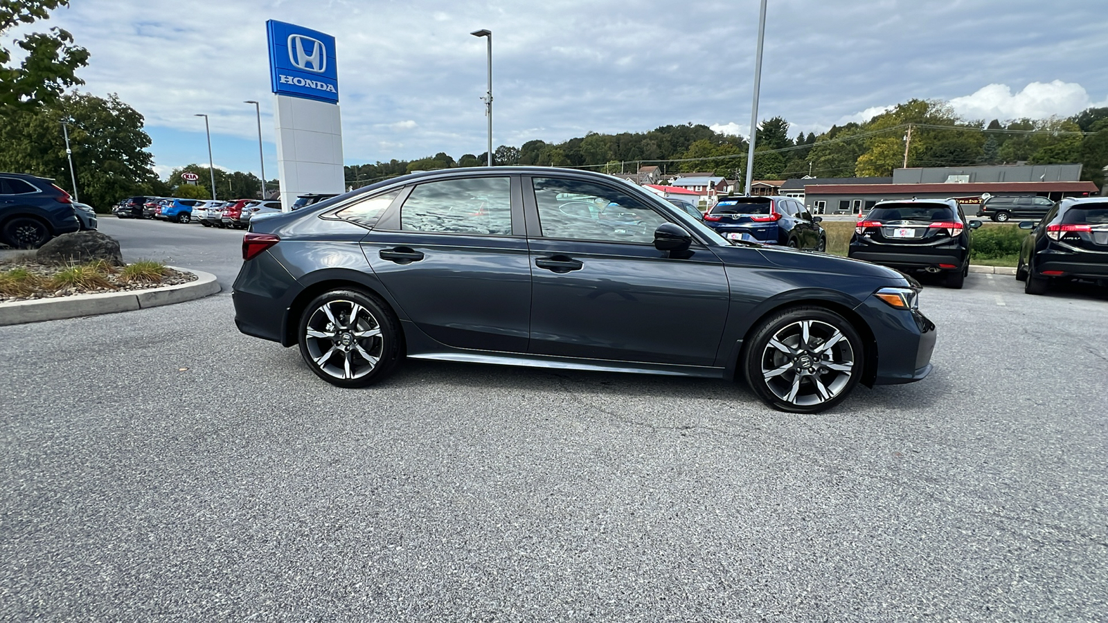 2025 Honda Civic Hybrid Sport Touring 3