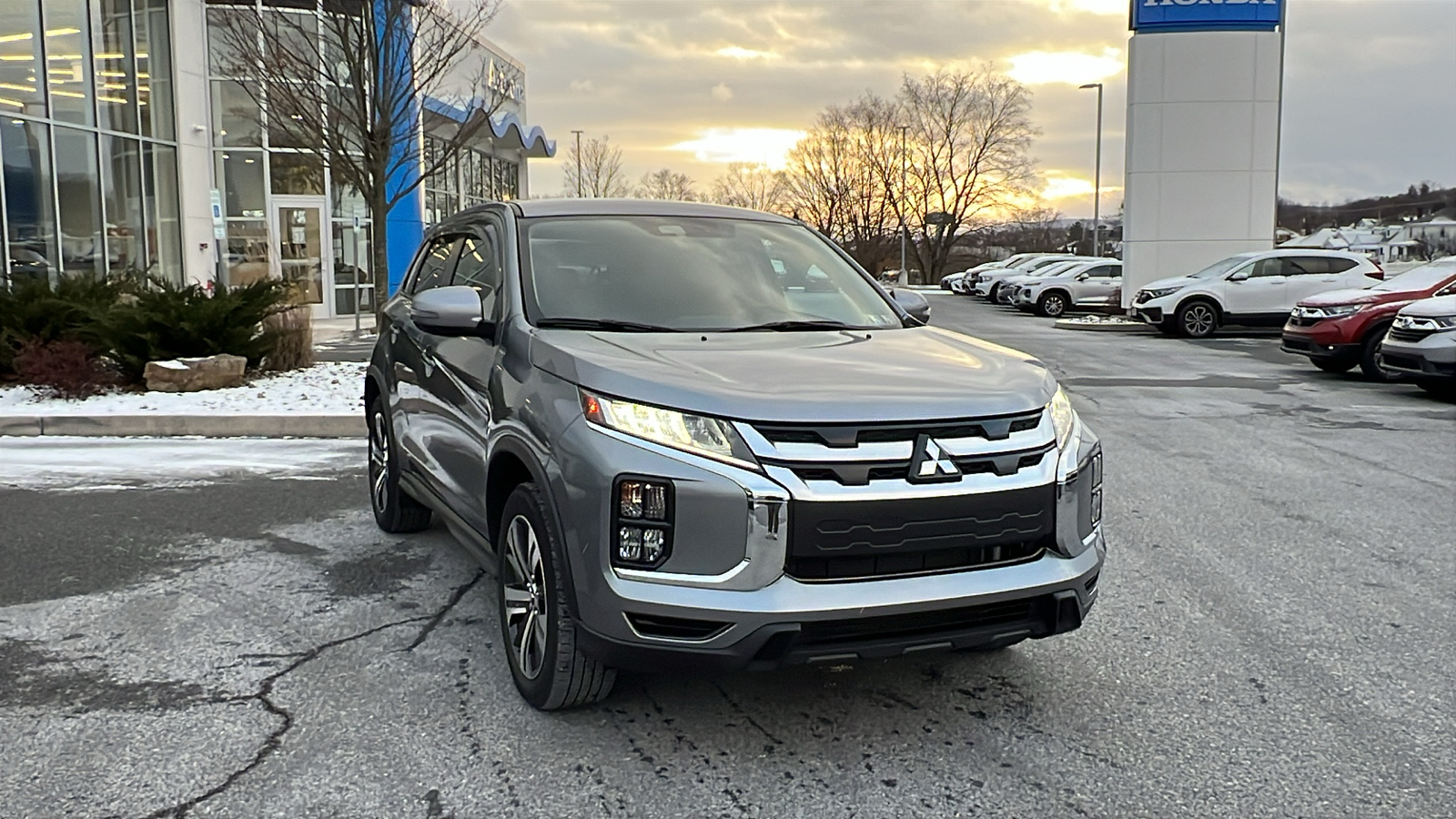 2023 Mitsubishi Outlander Sport 2.0 SE 1