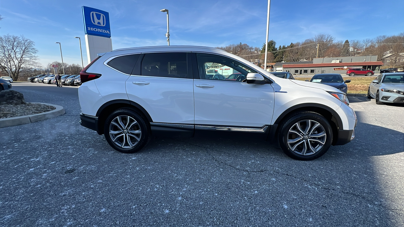 2022 Honda CR-V Hybrid Touring 3