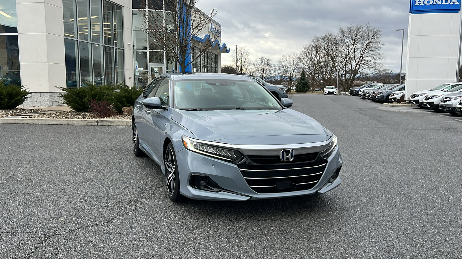 2021 Honda Accord Hybrid Touring 1