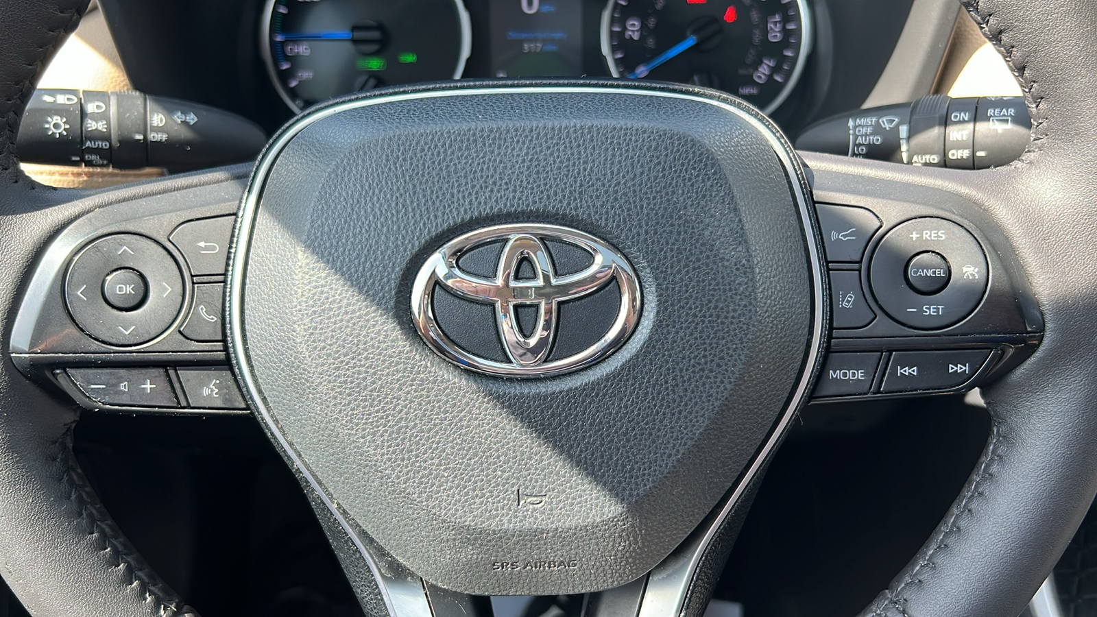 2021 Toyota RAV4 Hybrid XLE Premium 32