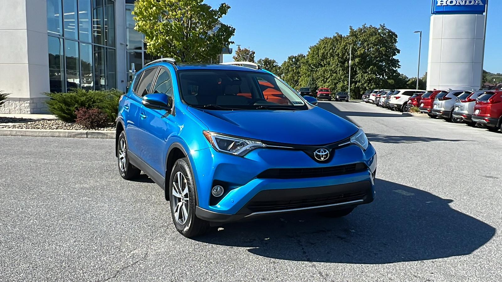 2017 Toyota RAV4 XLE 1