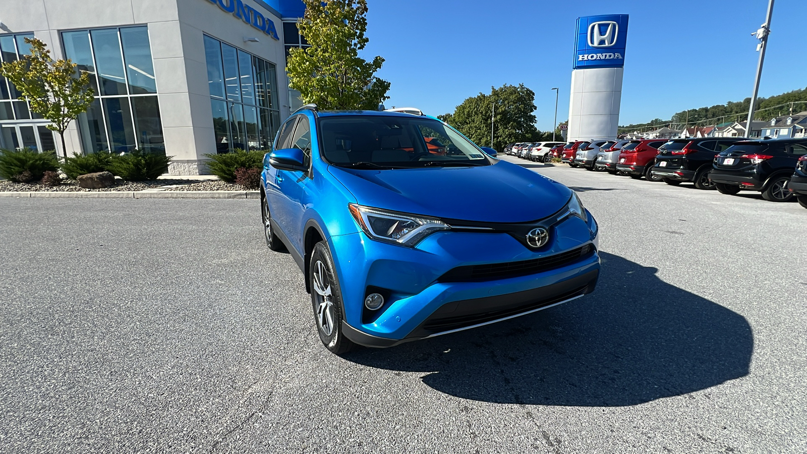 2017 Toyota RAV4 XLE 2