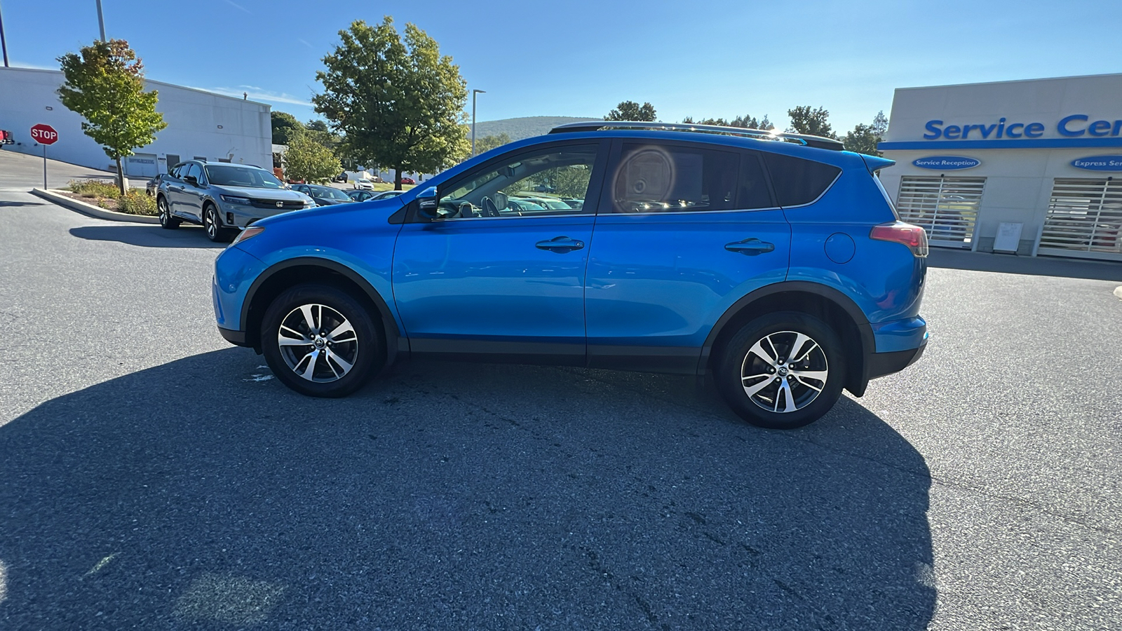 2017 Toyota RAV4 XLE 7