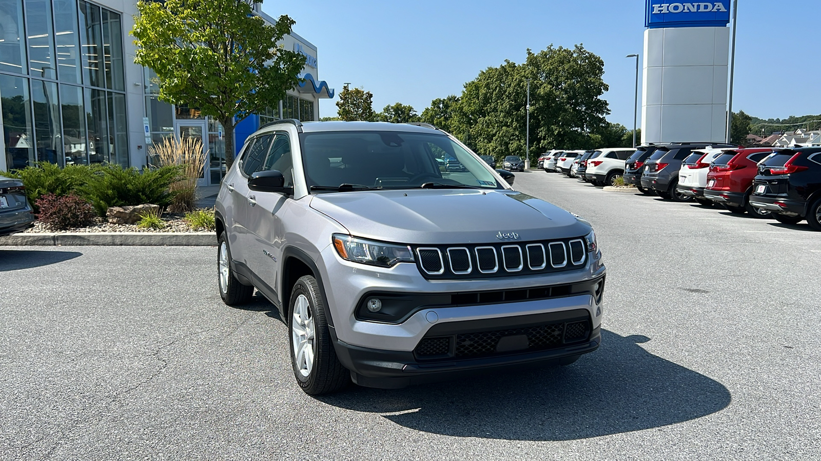 2022 Jeep Compass Latitude 1