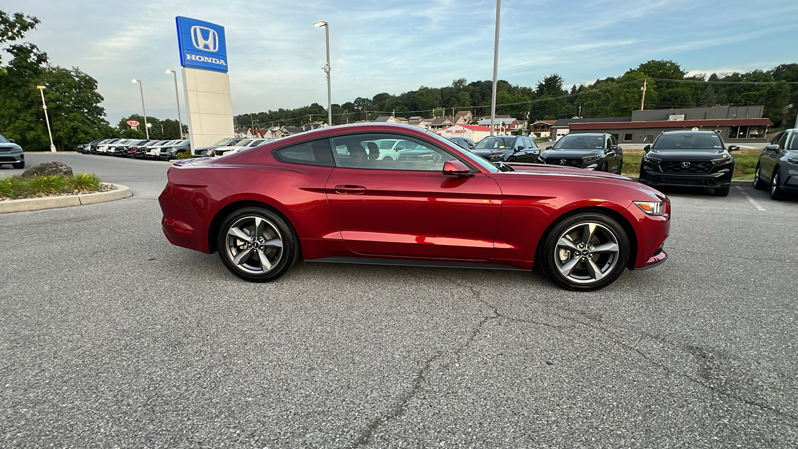 2016 Ford Mustang V6 3