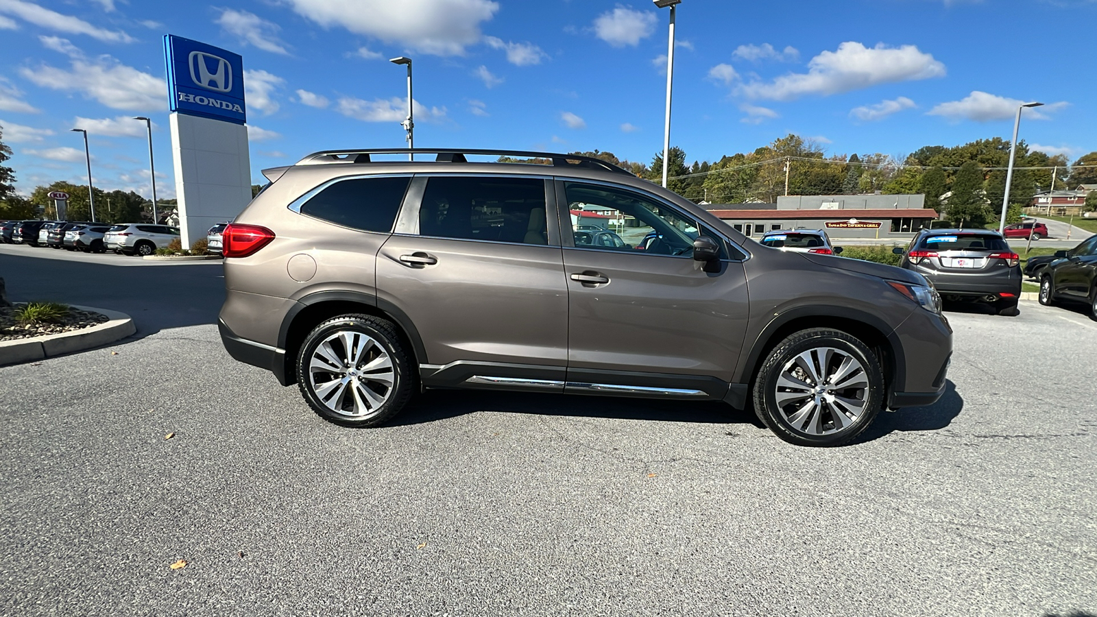 2022 Subaru Ascent Limited 3