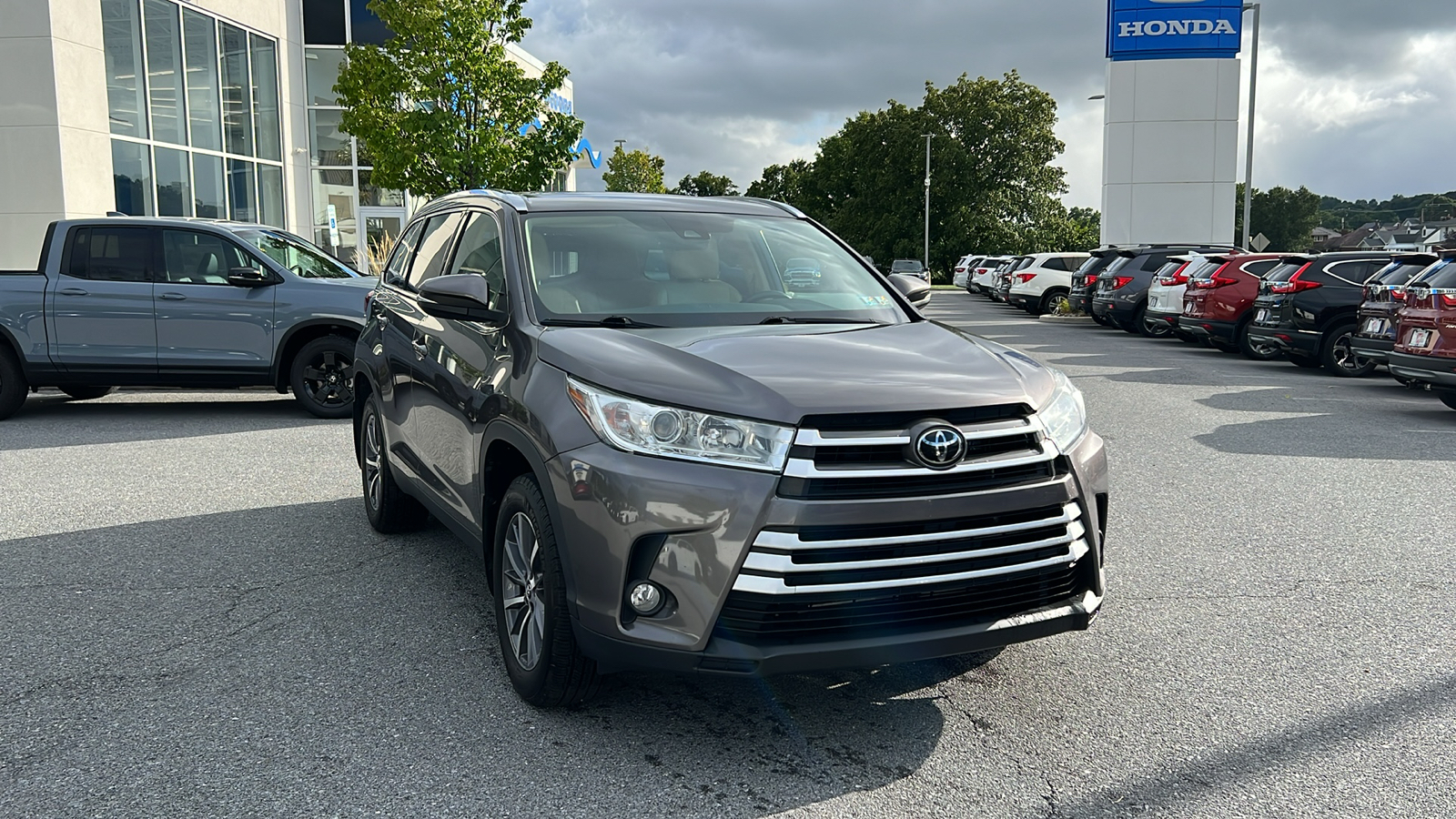 2019 Toyota Highlander XLE 1