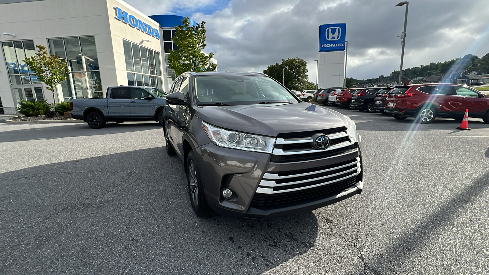 2019 Toyota Highlander XLE 2