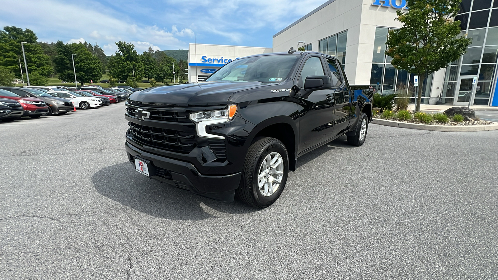 2022 Chevrolet Silverado 1500 RST 8