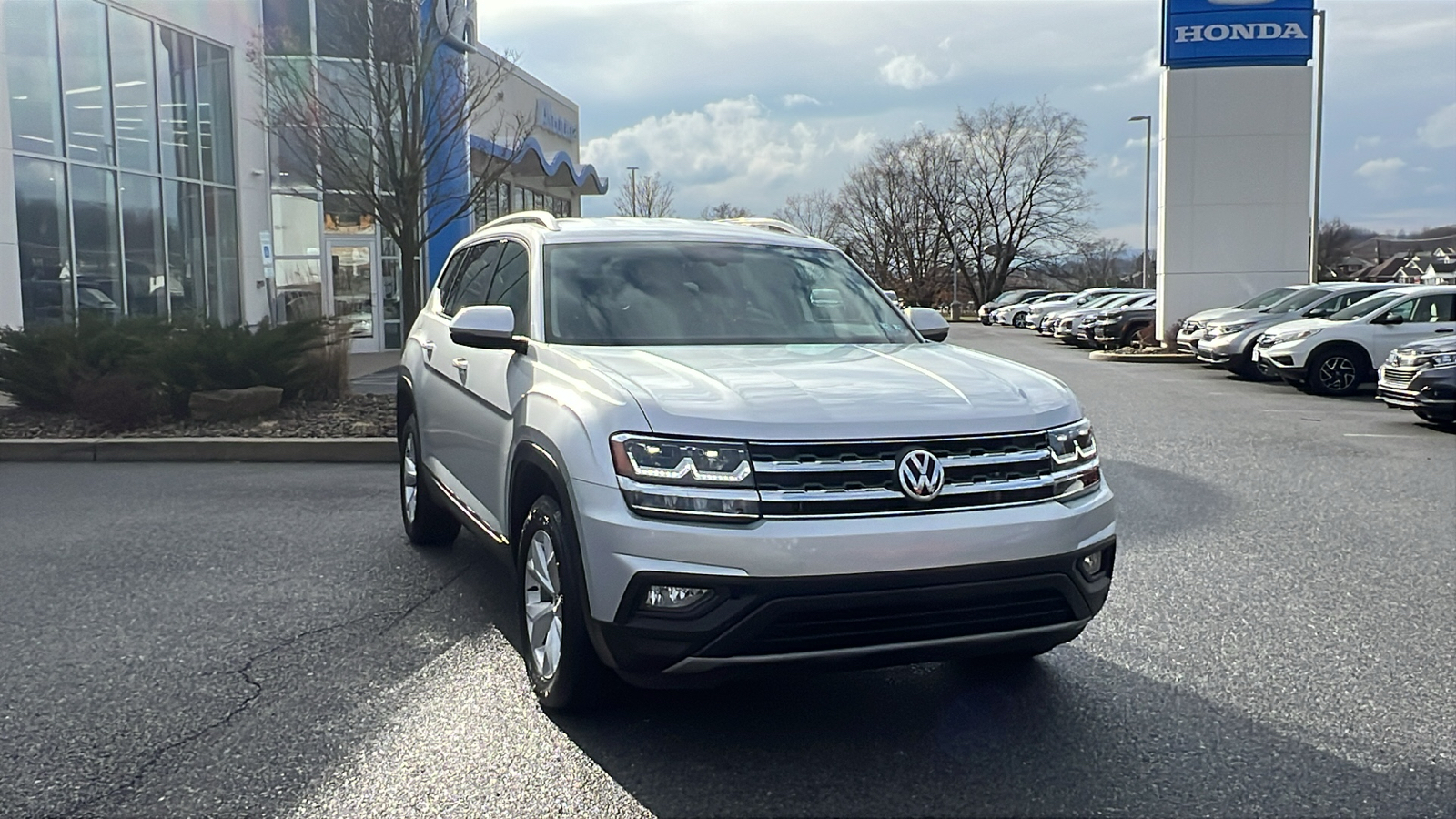 2018 Volkswagen Atlas 3.6L V6 SE 1