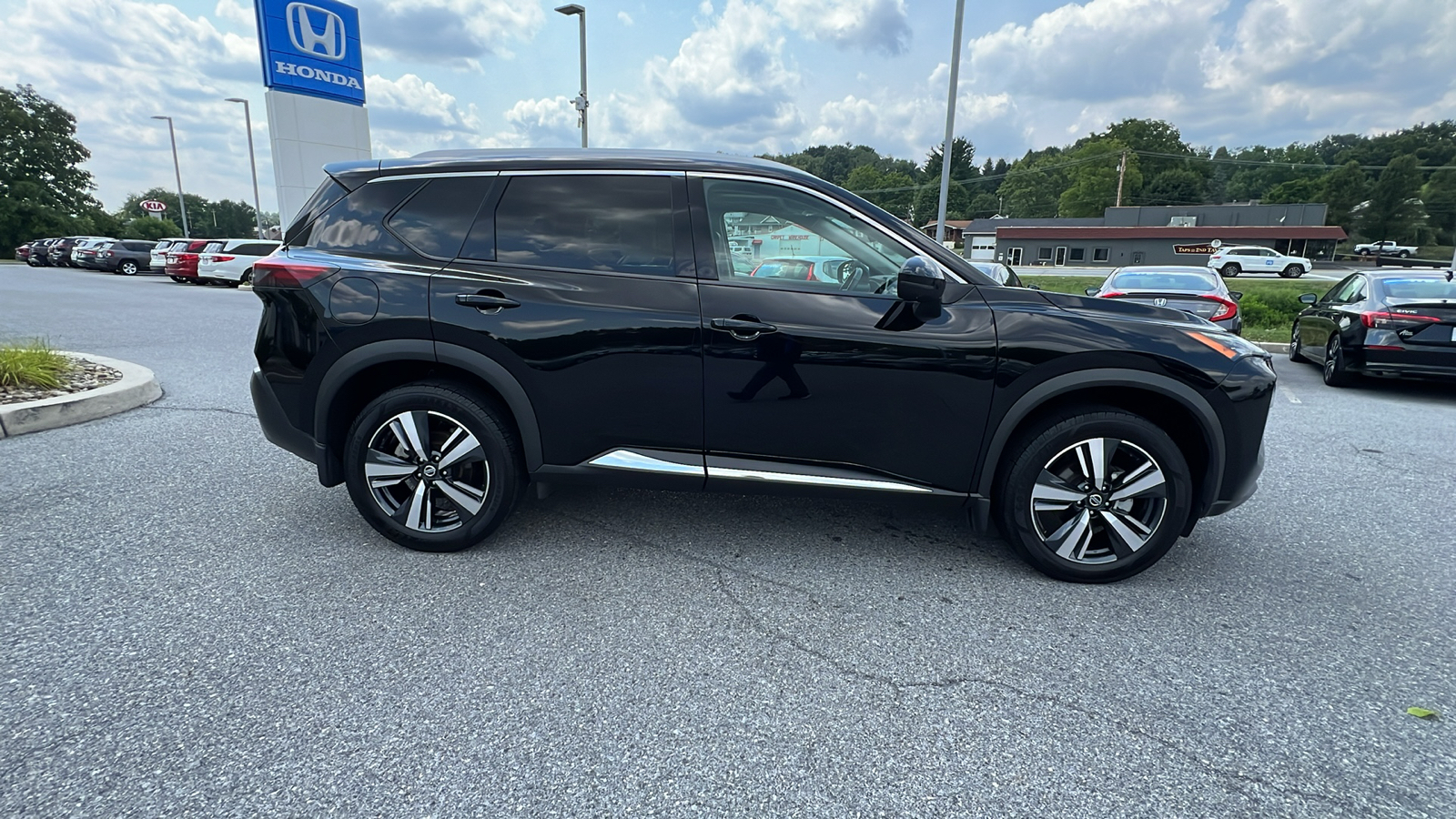 2021 Nissan Rogue SL 3