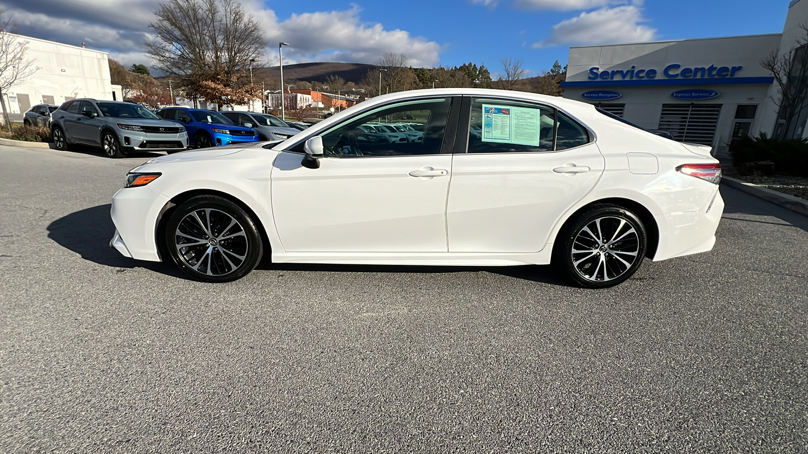 2019 Toyota Camry SE 7