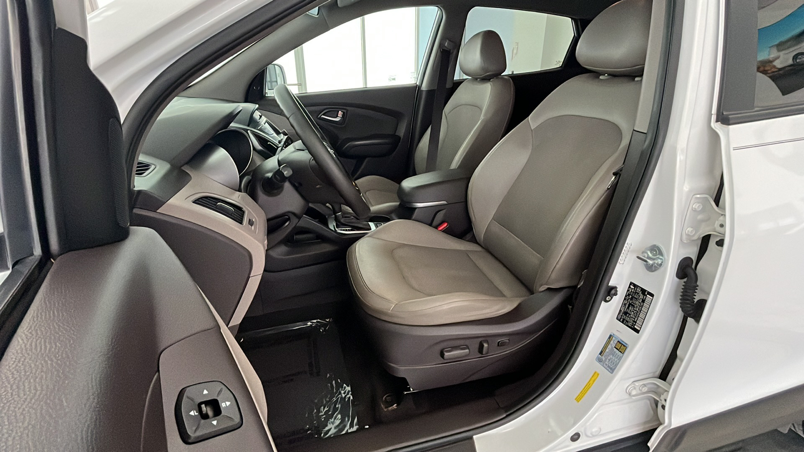 2015 Hyundai Tucson SE 15