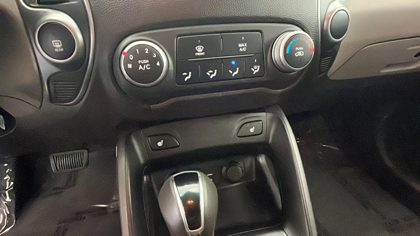 2015 Hyundai Tucson SE 23