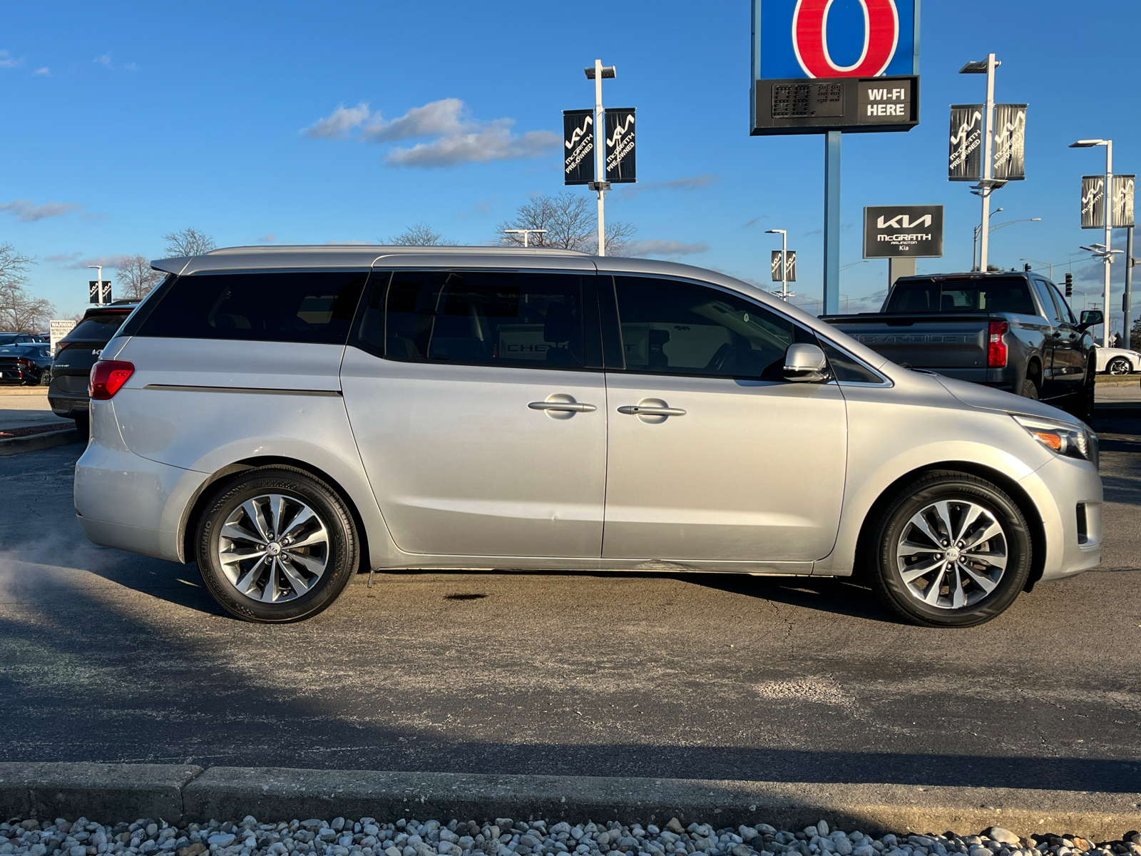 2016 Kia Sedona SX 9