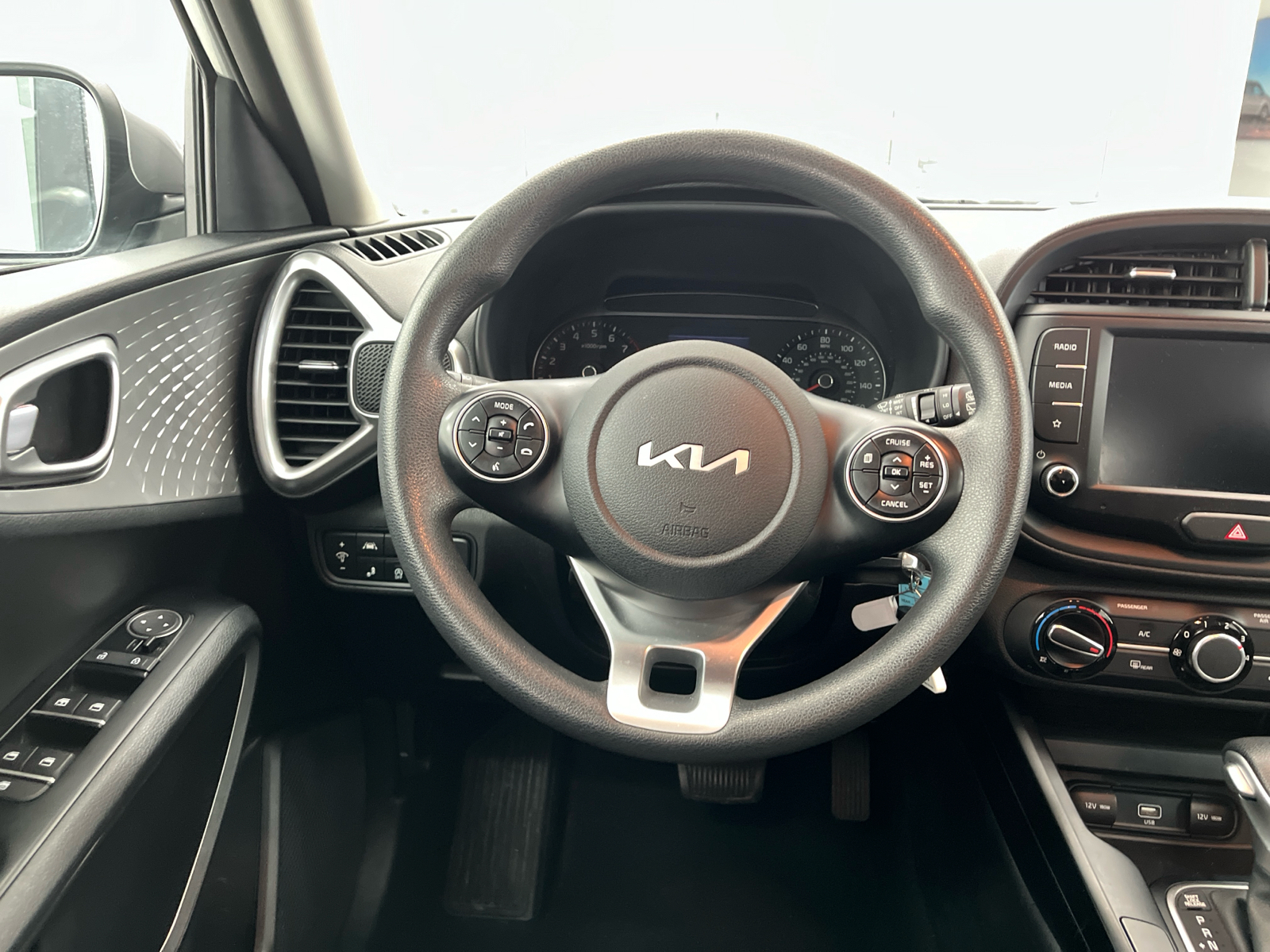 2022 Kia Soul LX 18