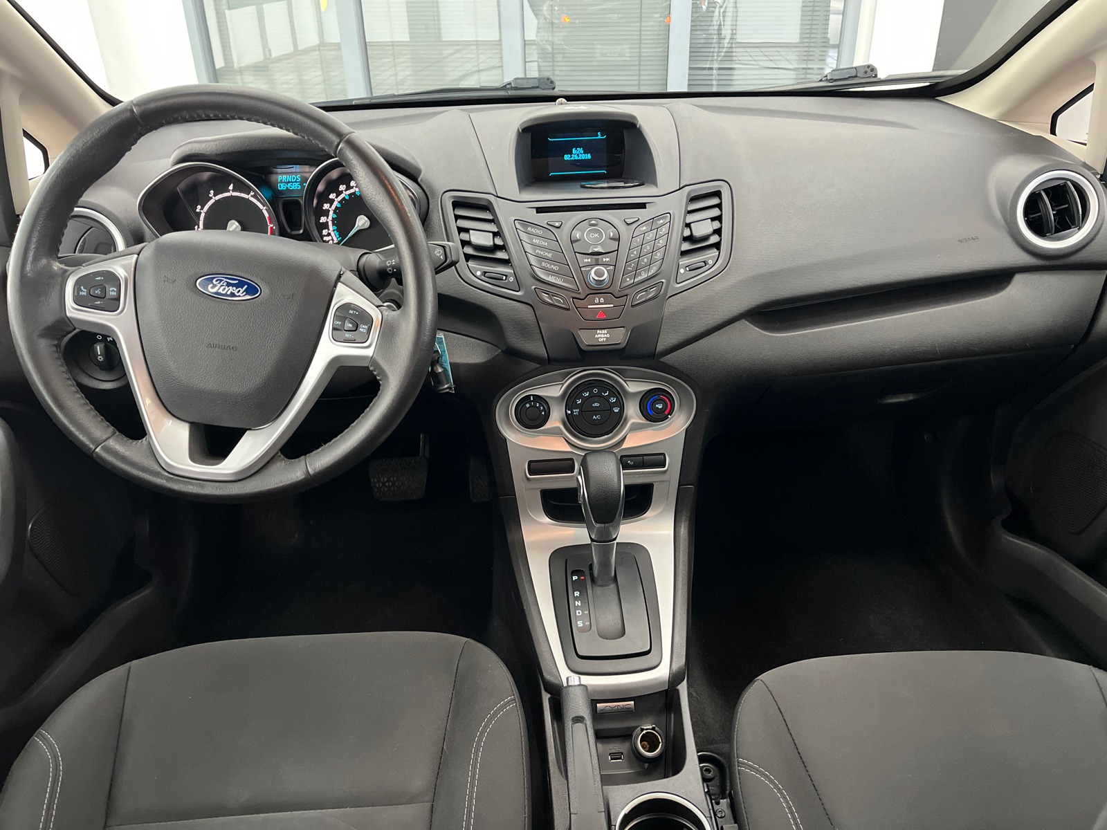 2016 Ford Fiesta SE 15