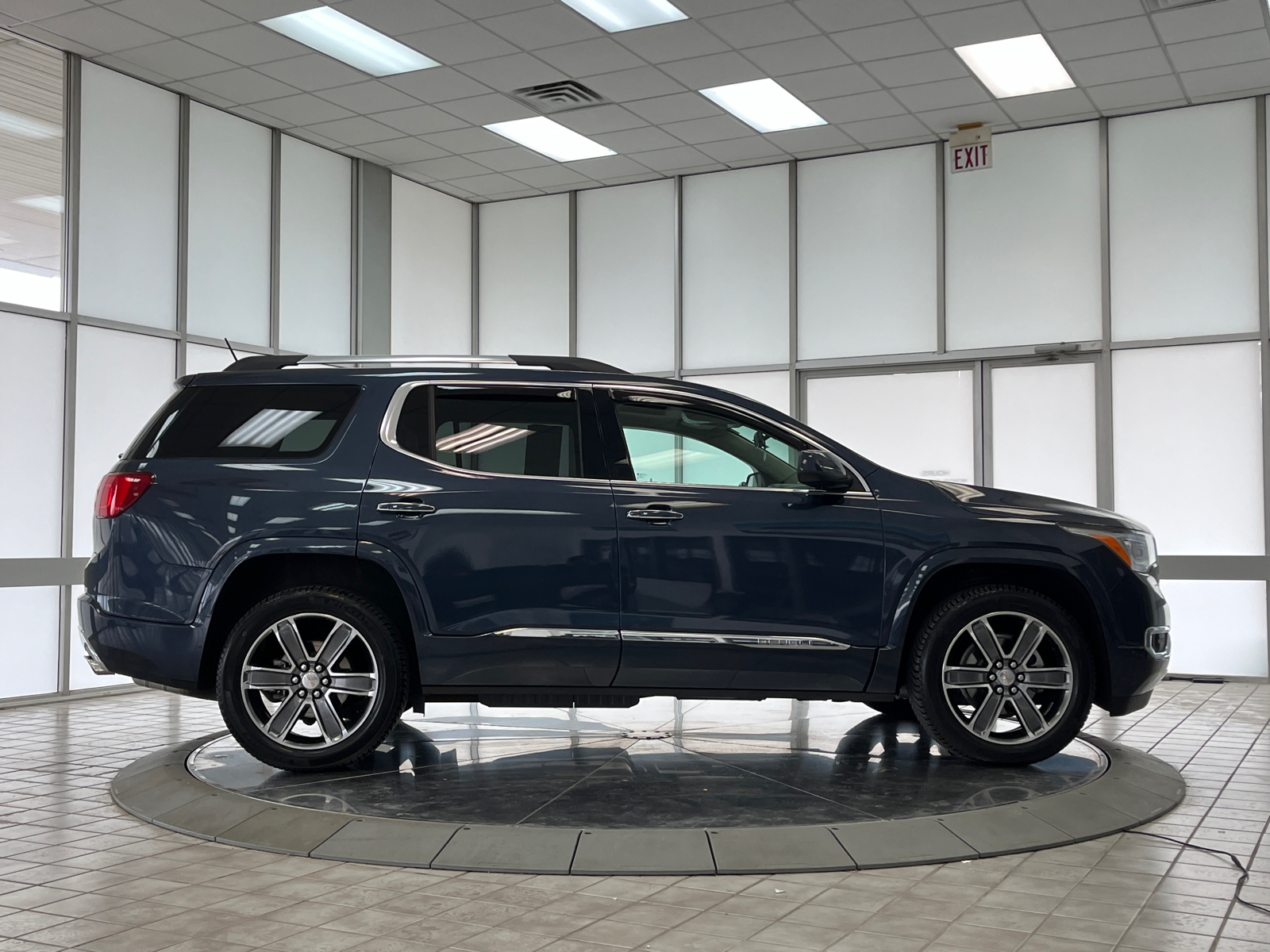 2019 GMC Acadia Denali 9