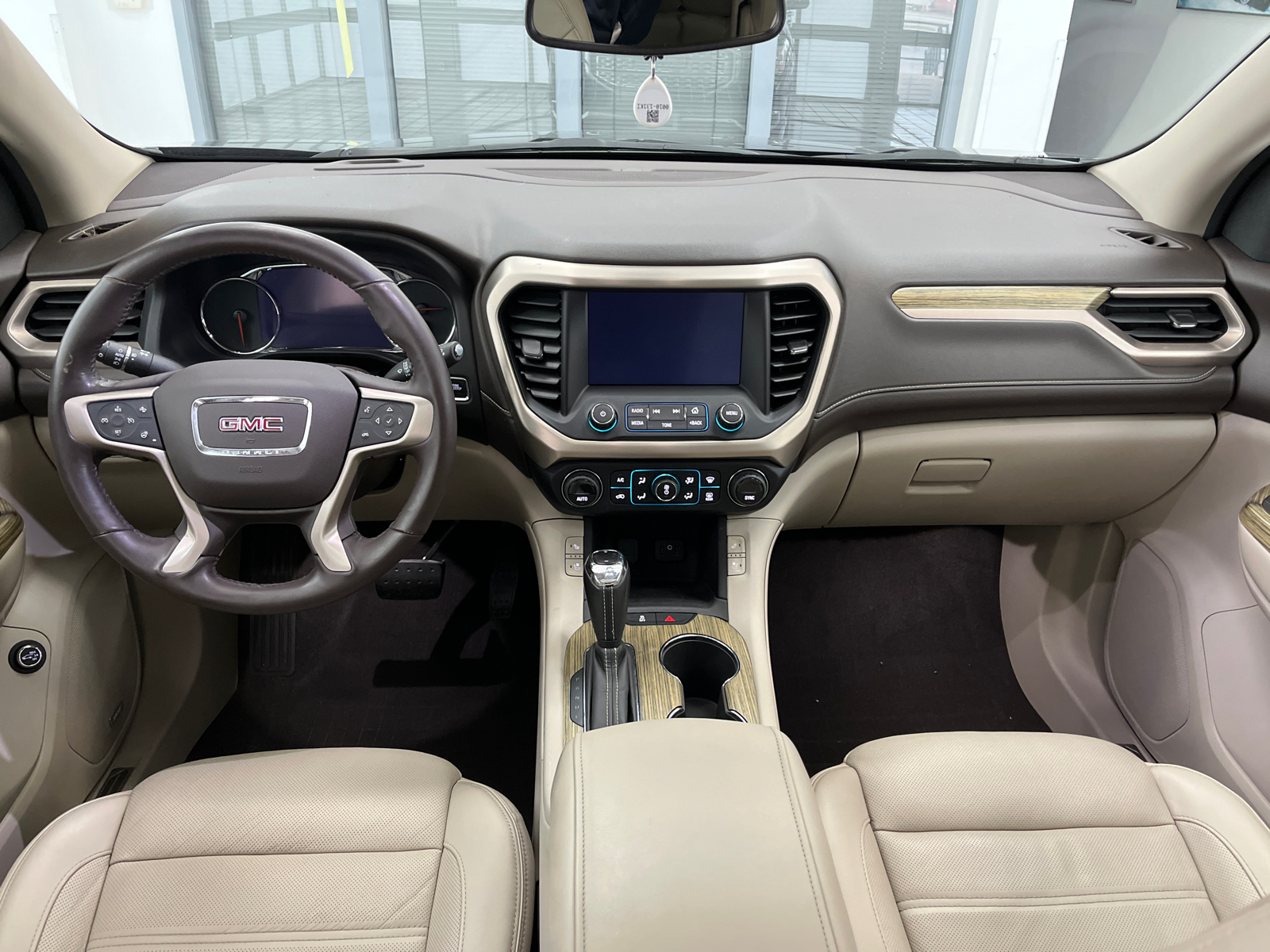 2019 GMC Acadia Denali 17