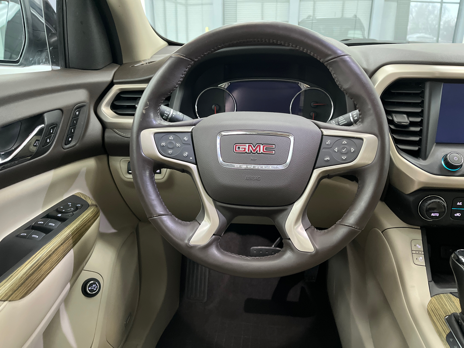 2019 GMC Acadia Denali 18