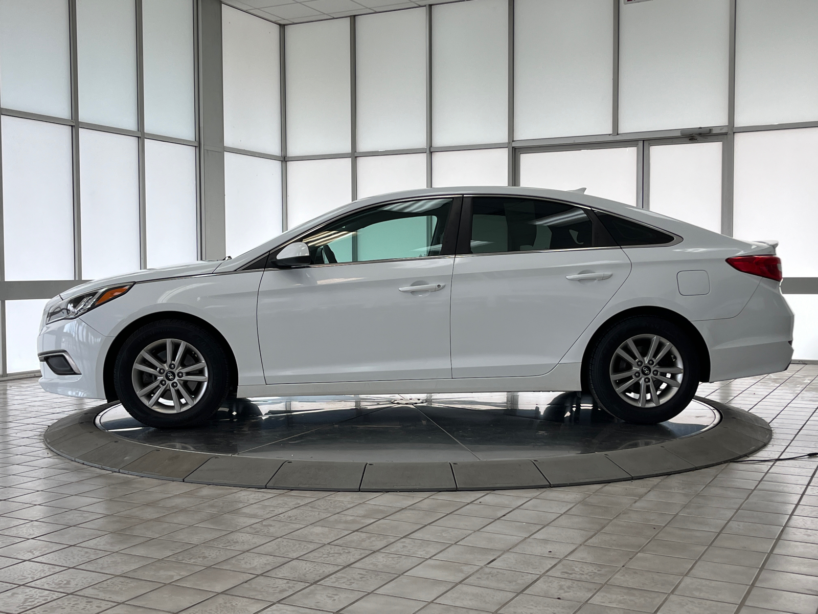 2017 Hyundai Sonata Base 5