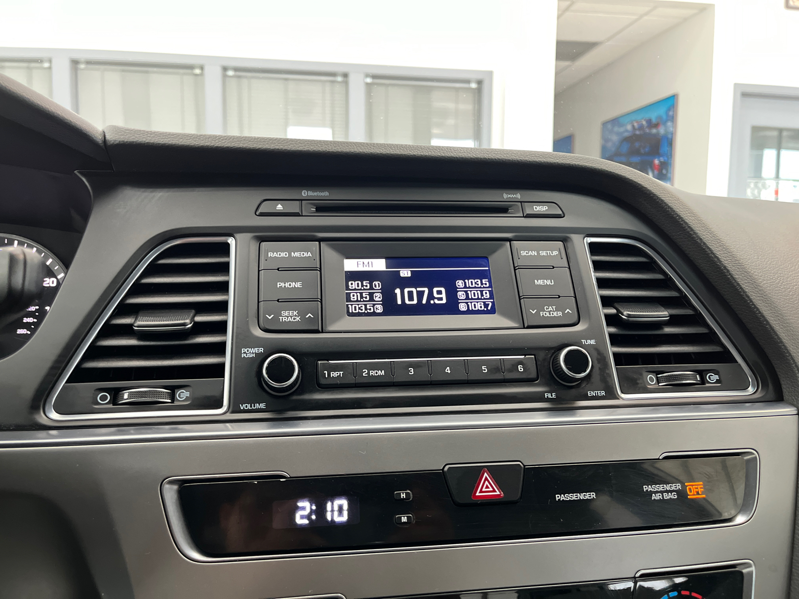 2017 Hyundai Sonata Base 23