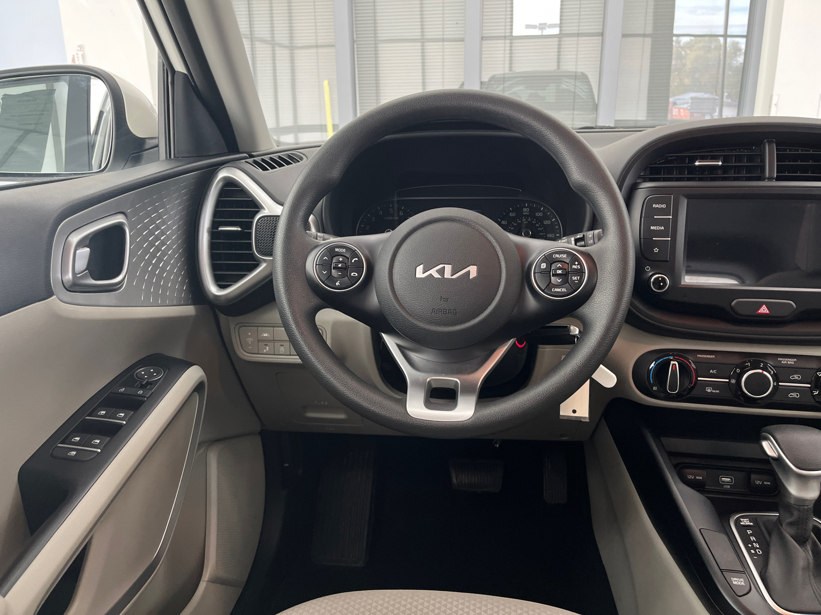 2022 Kia Soul LX 18