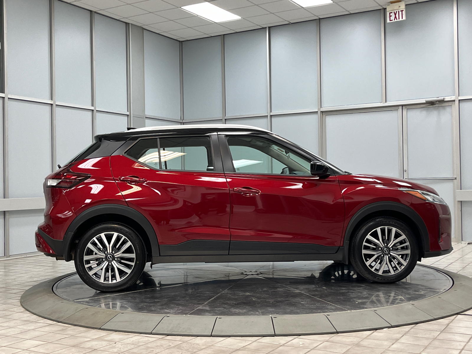 2023 Nissan Kicks SV 9