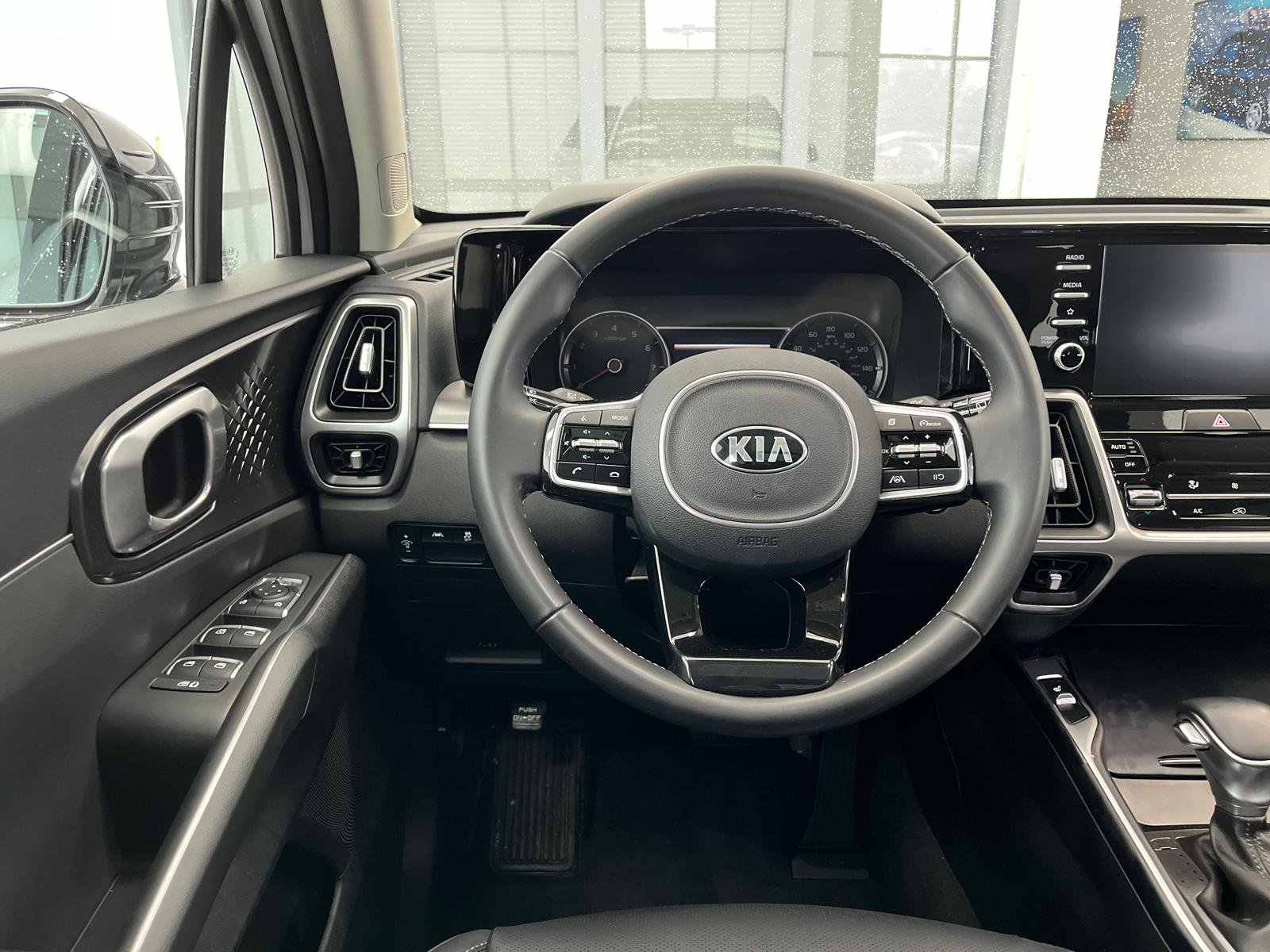 2021 Kia Sorento S 18