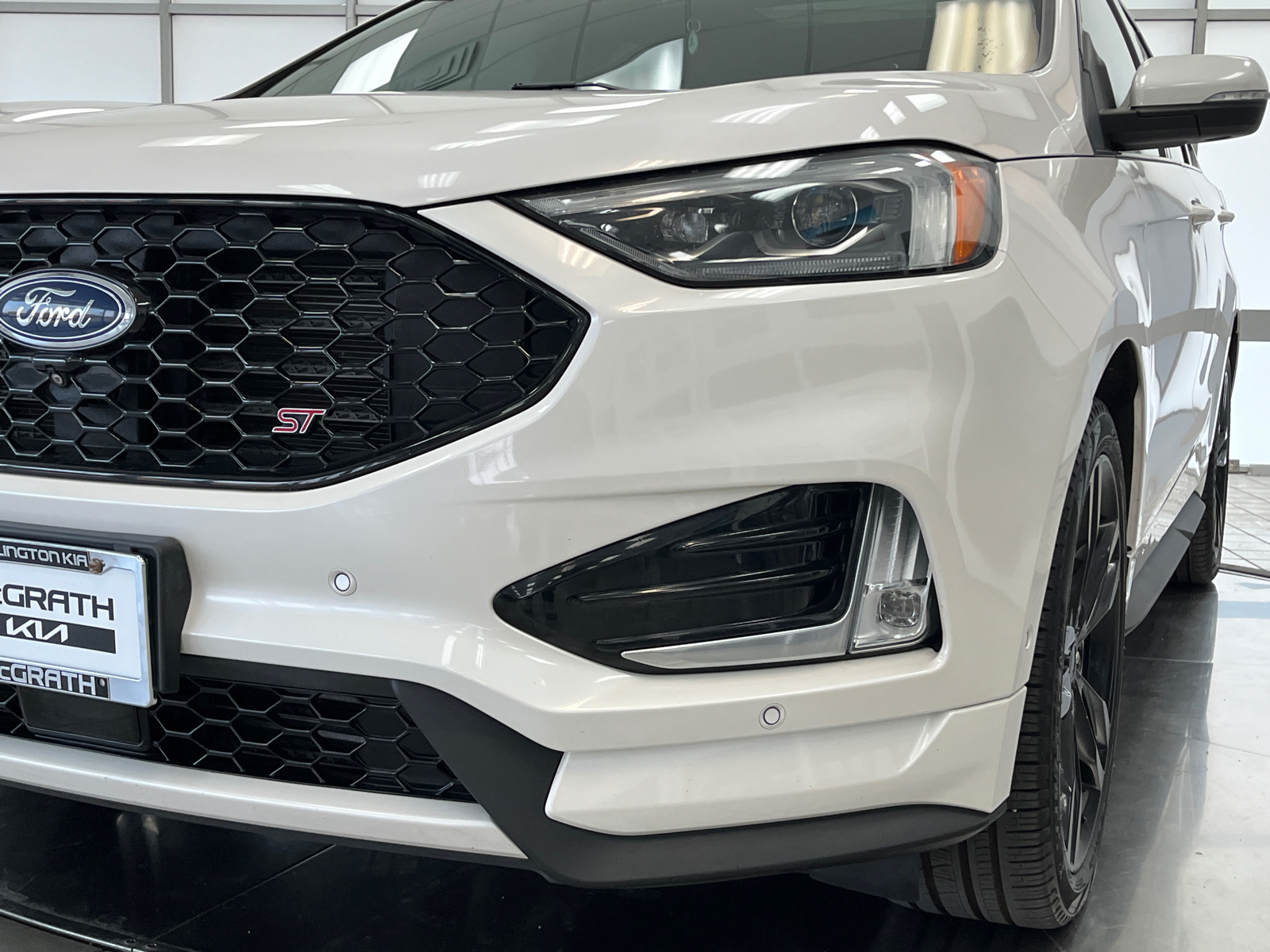 2019 Ford Edge ST 11