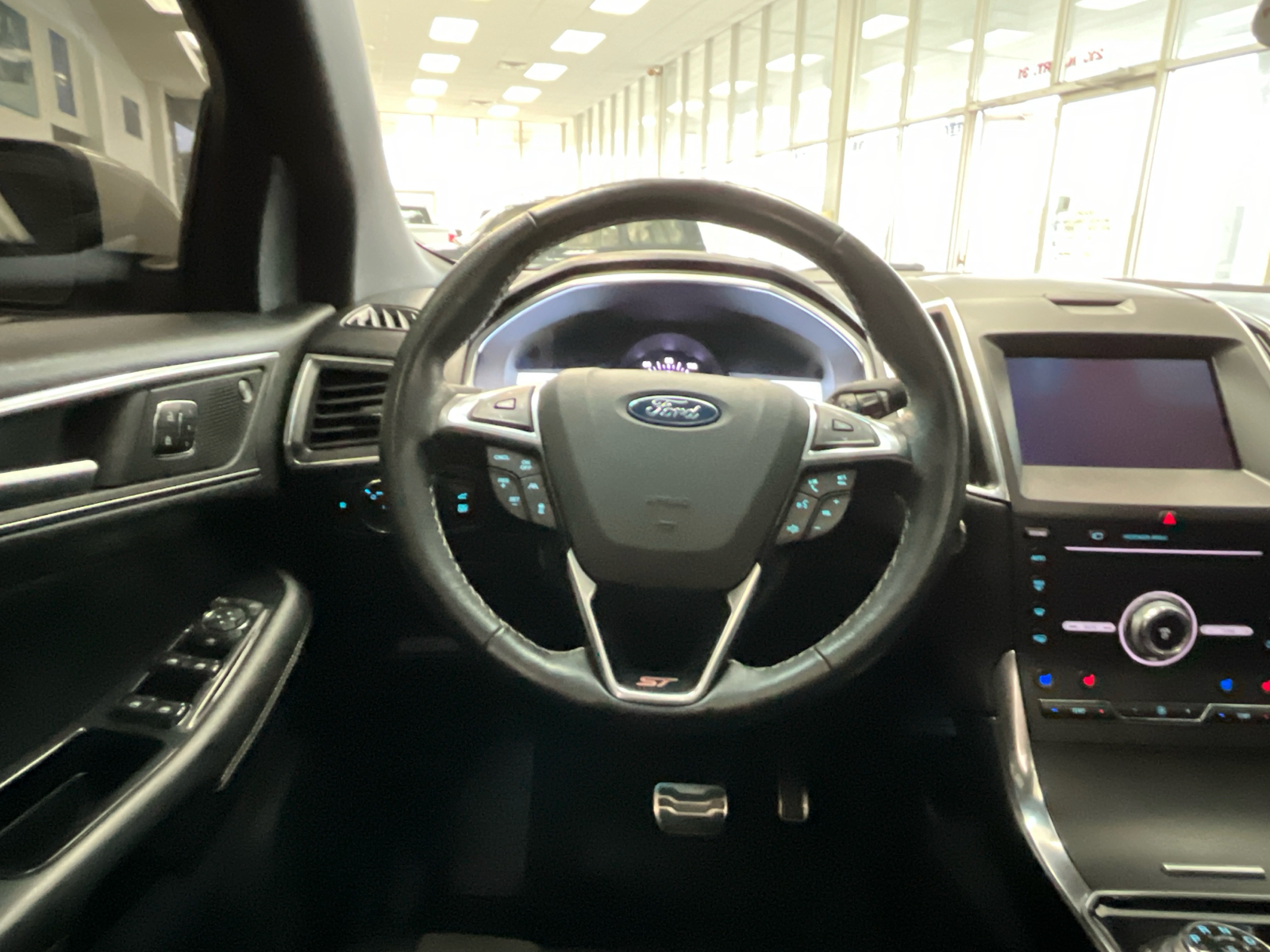 2019 Ford Edge ST 18