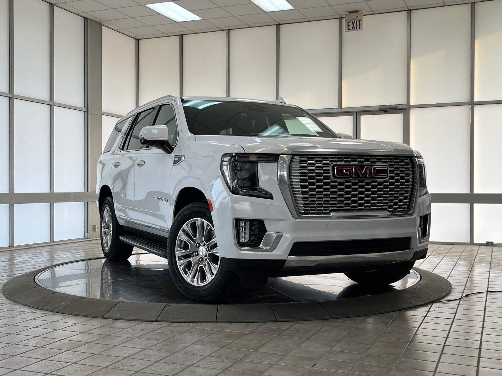 2023 GMC Yukon Denali 2