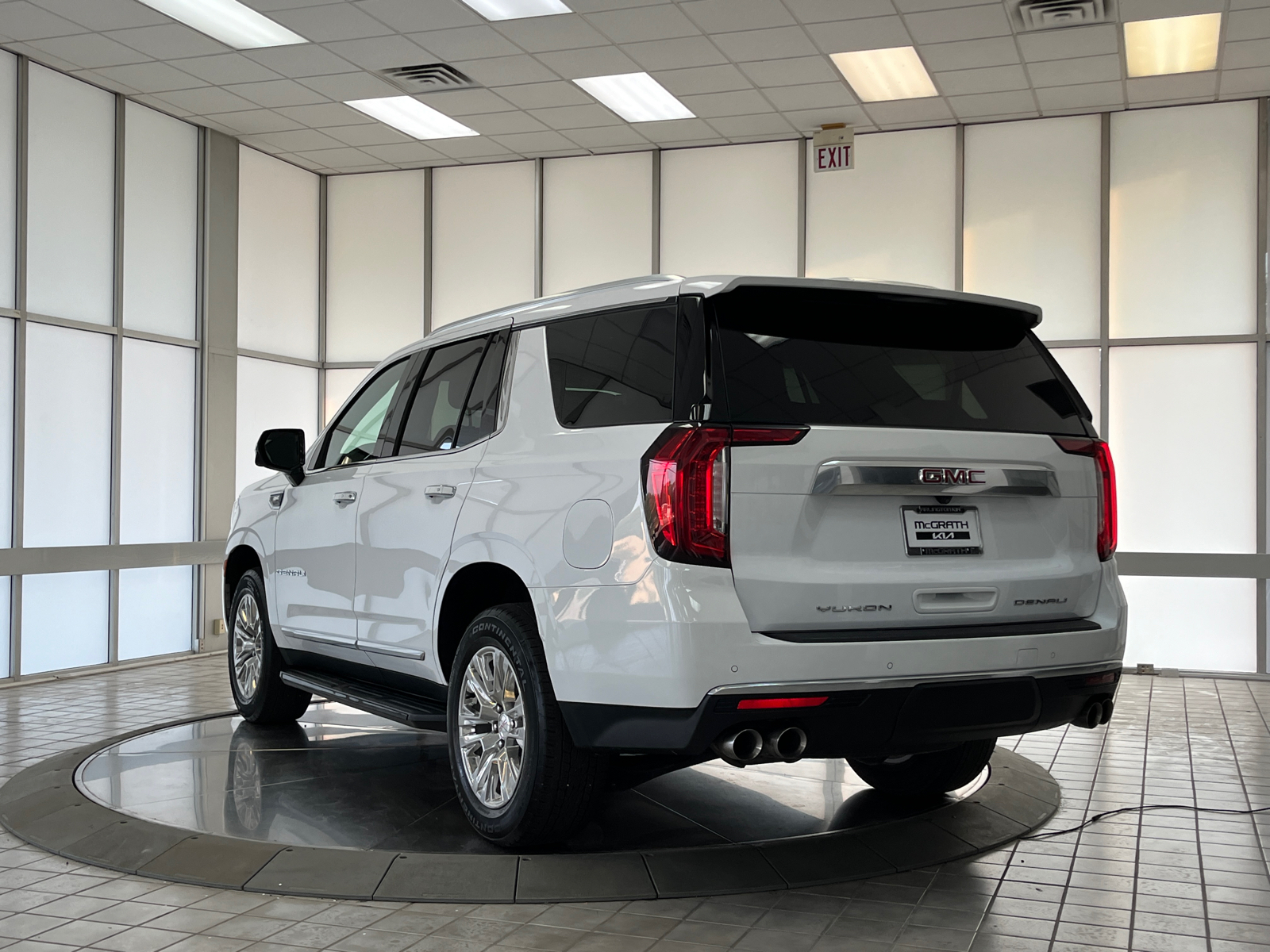 2023 GMC Yukon Denali 6