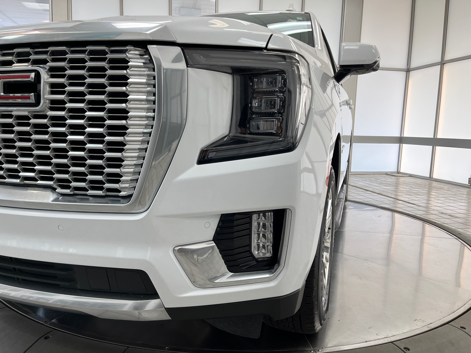 2023 GMC Yukon Denali 11