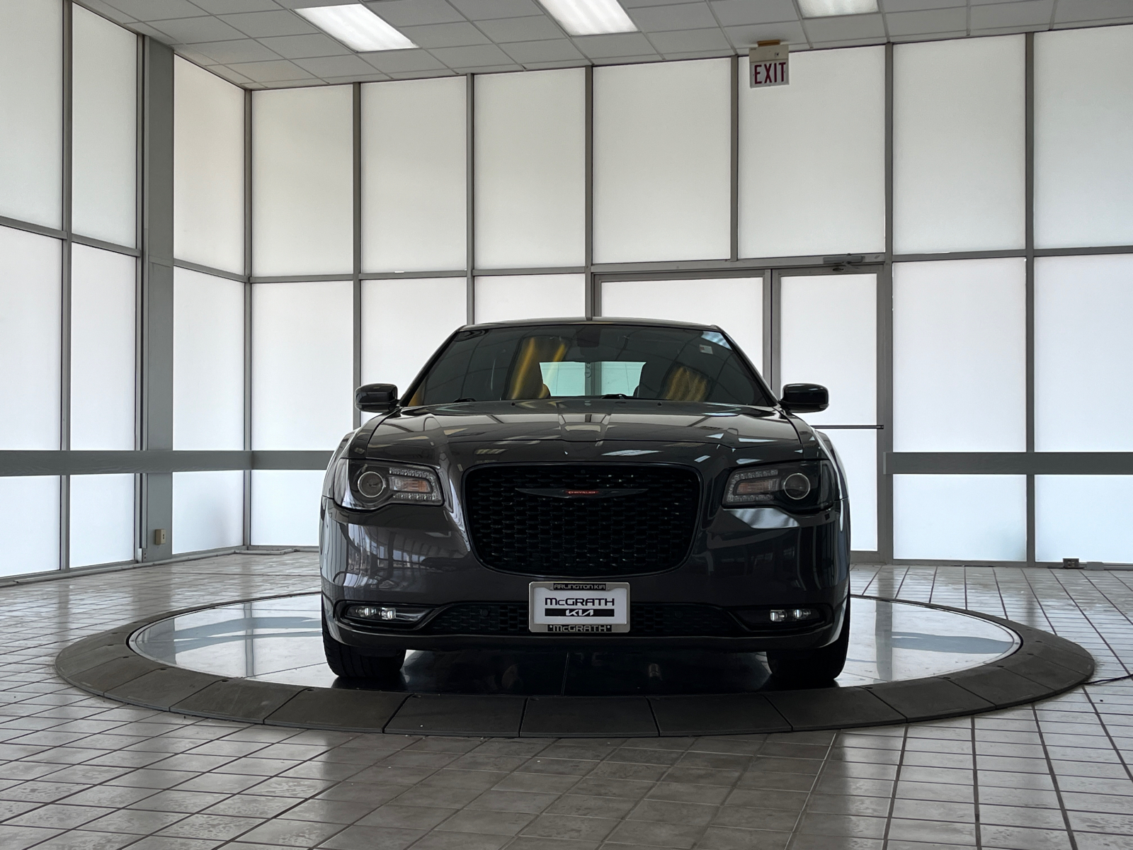 2023 Chrysler 300 S 3