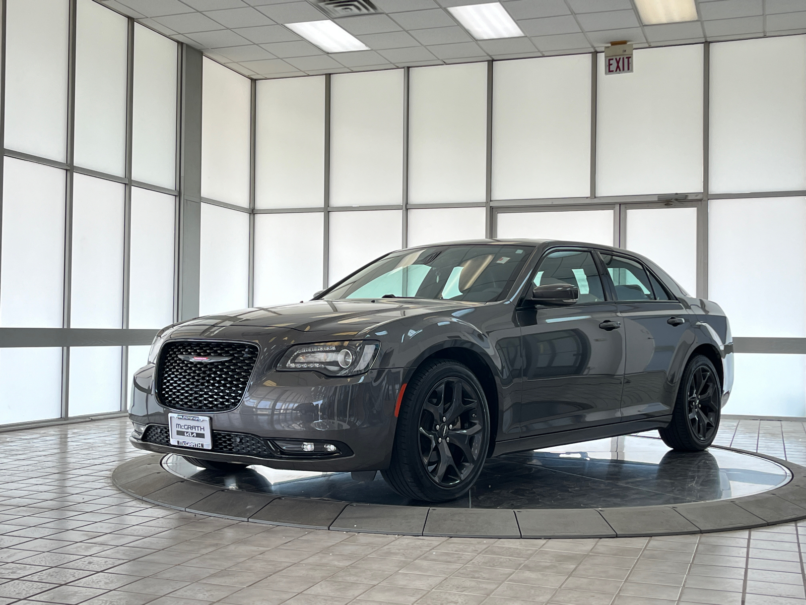 2023 Chrysler 300 S 4