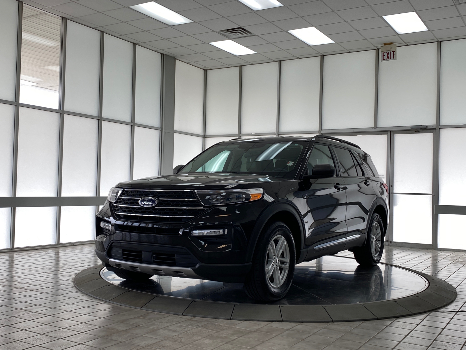 2023 Ford Explorer XLT 4