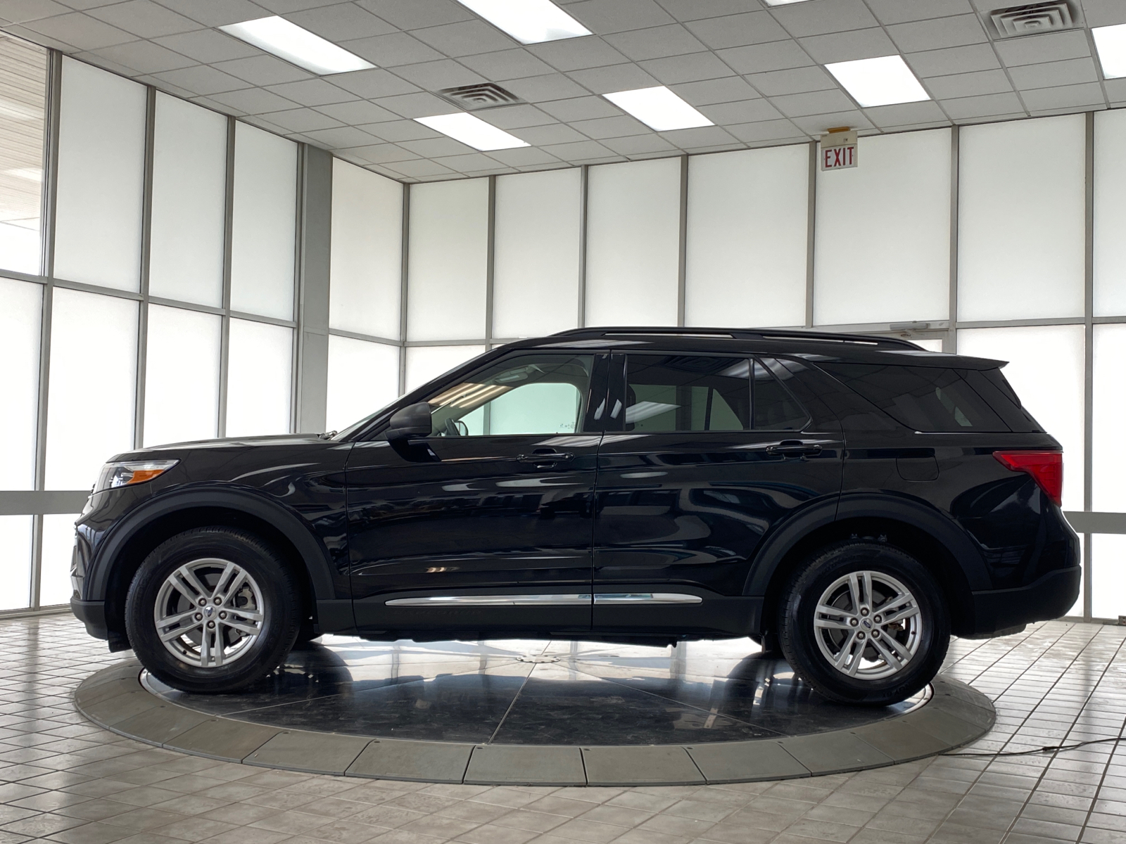 2023 Ford Explorer XLT 5