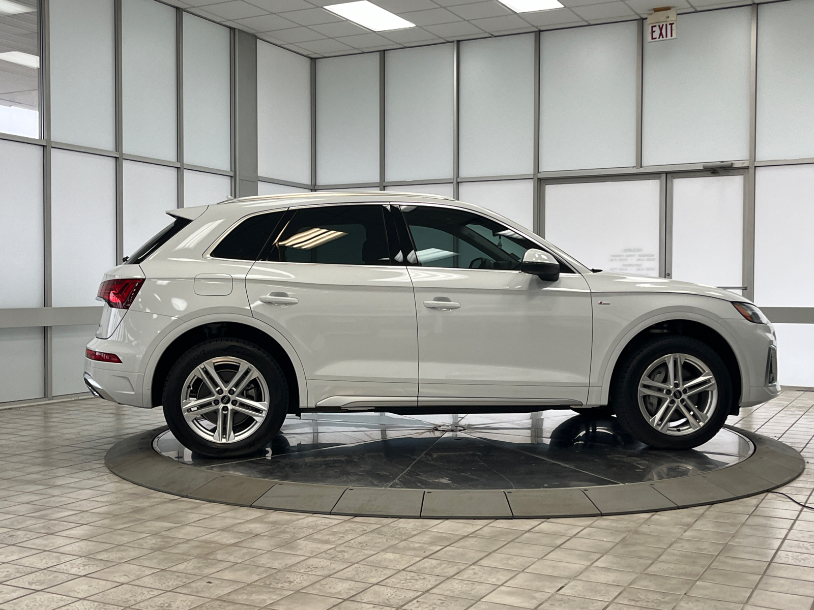 2024 Audi Q5 e 55 Premium Plus 9