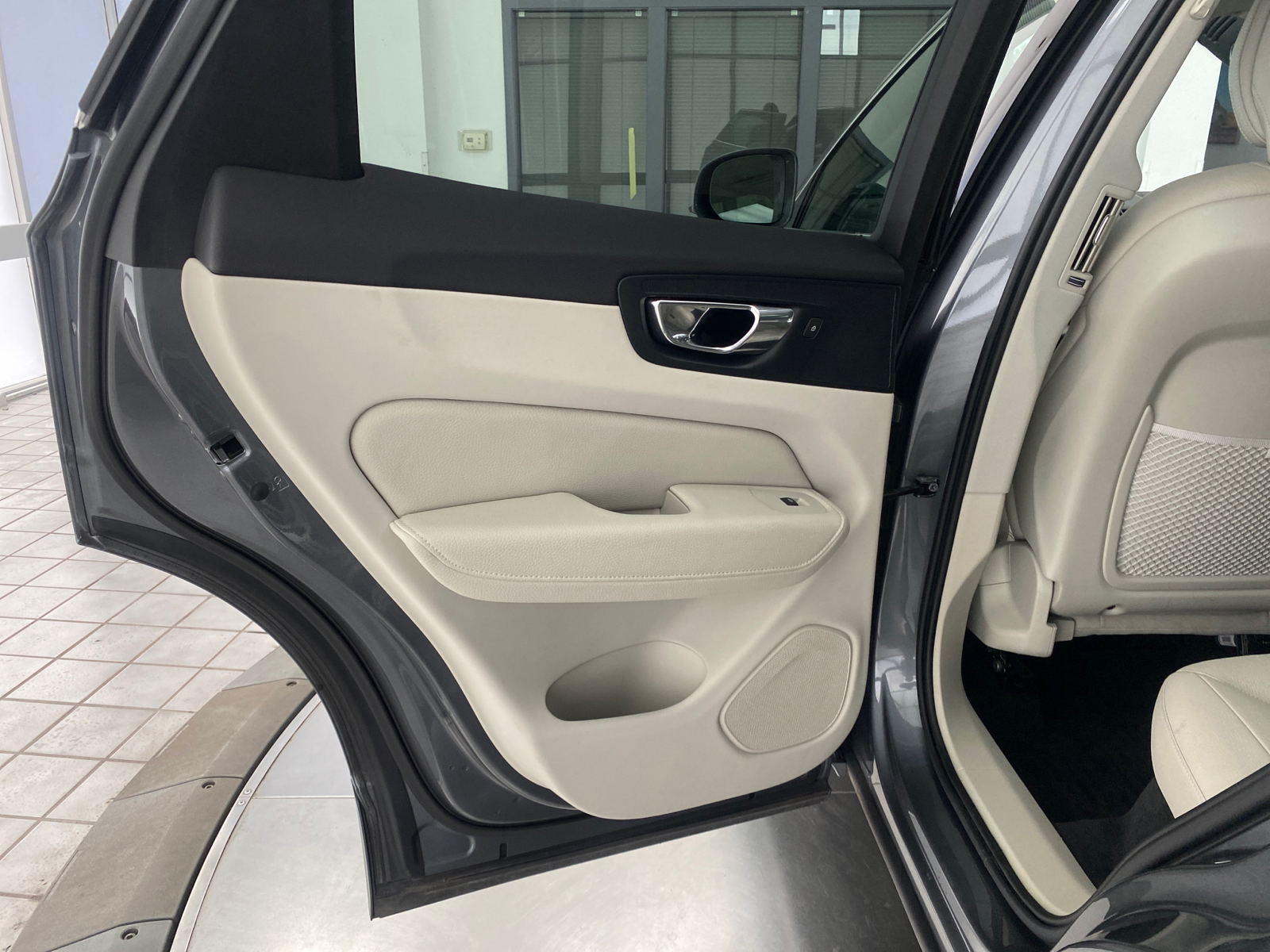 2019 Volvo XC60 T6 Inscription 27