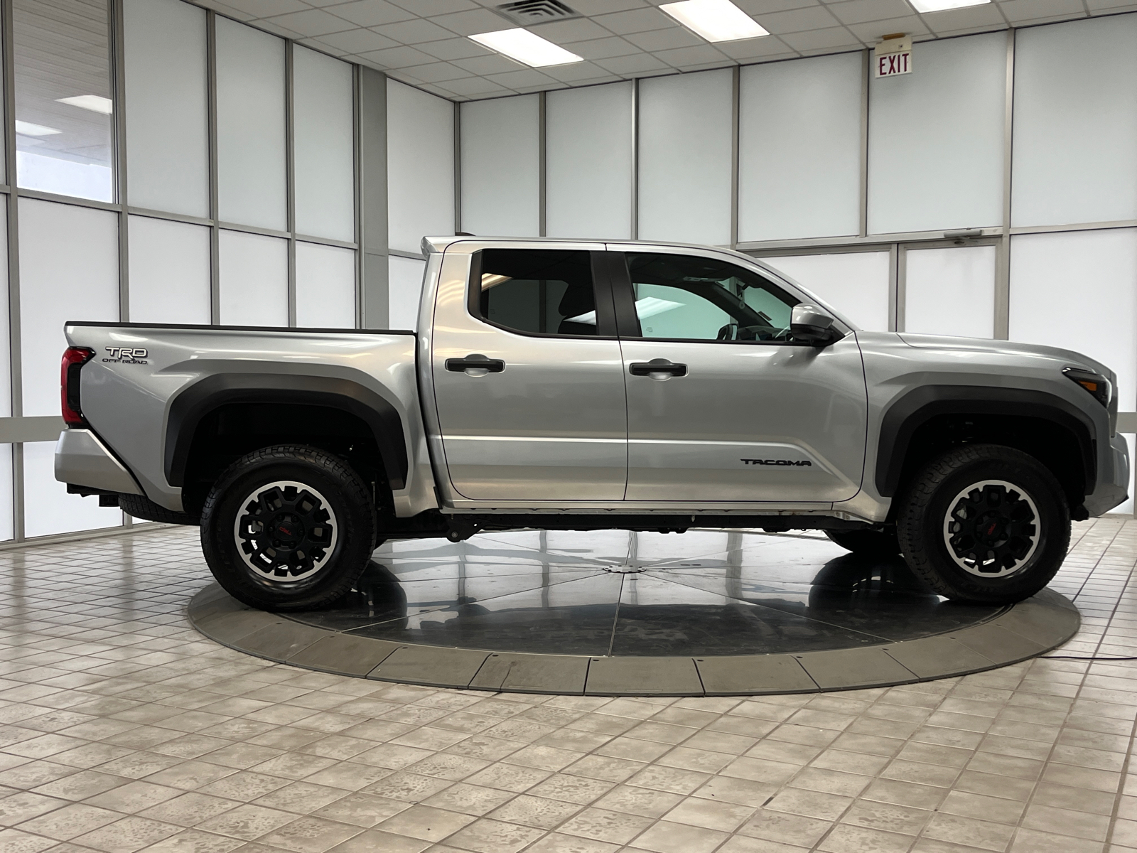 2024 Toyota Tacoma TRD Off-Road 9