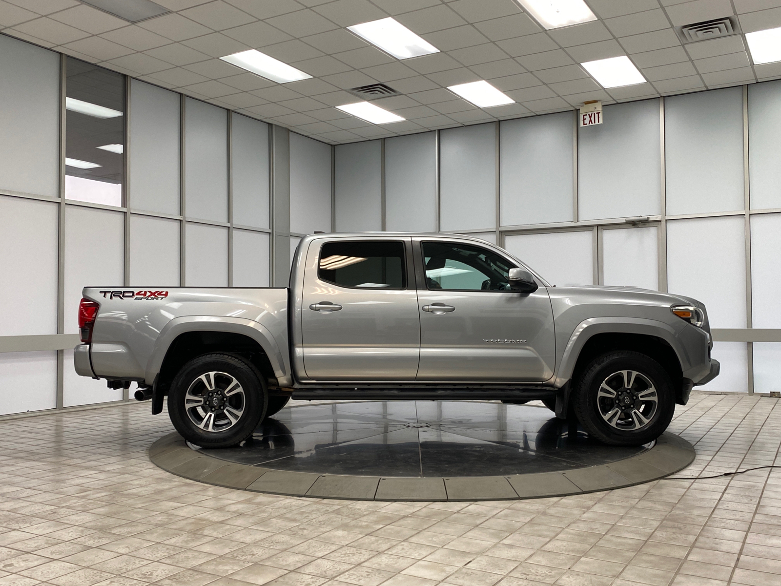 2018 Toyota Tacoma TRD Sport 9