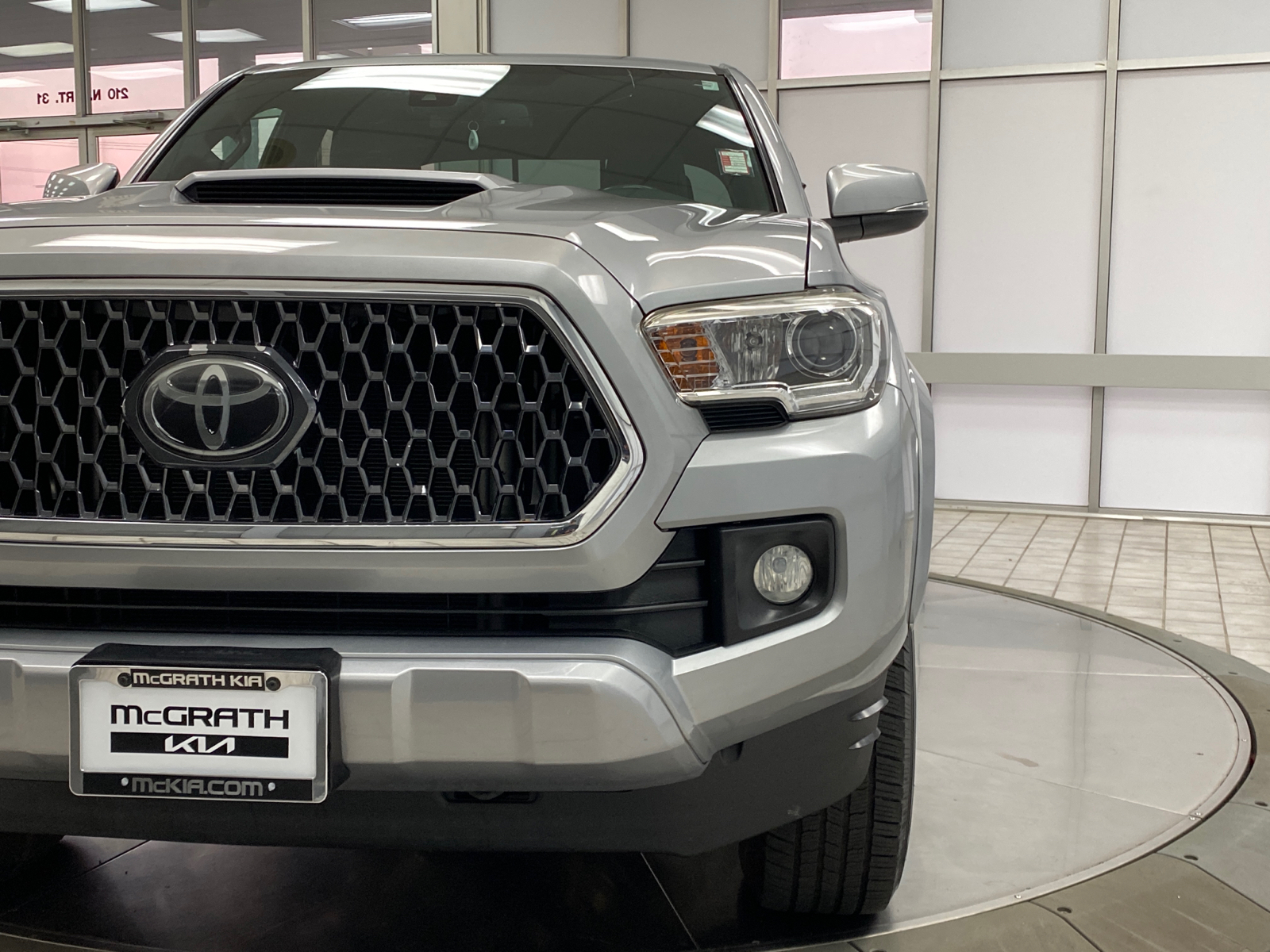 2018 Toyota Tacoma TRD Sport 11