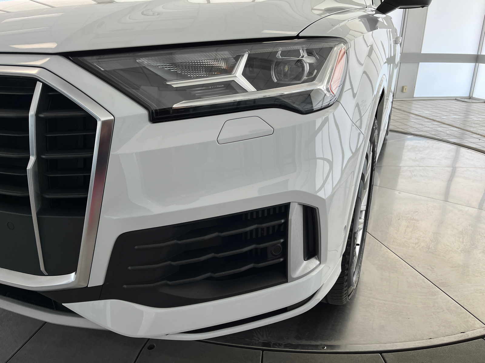 2021 Audi Q7 55 Premium Plus 10