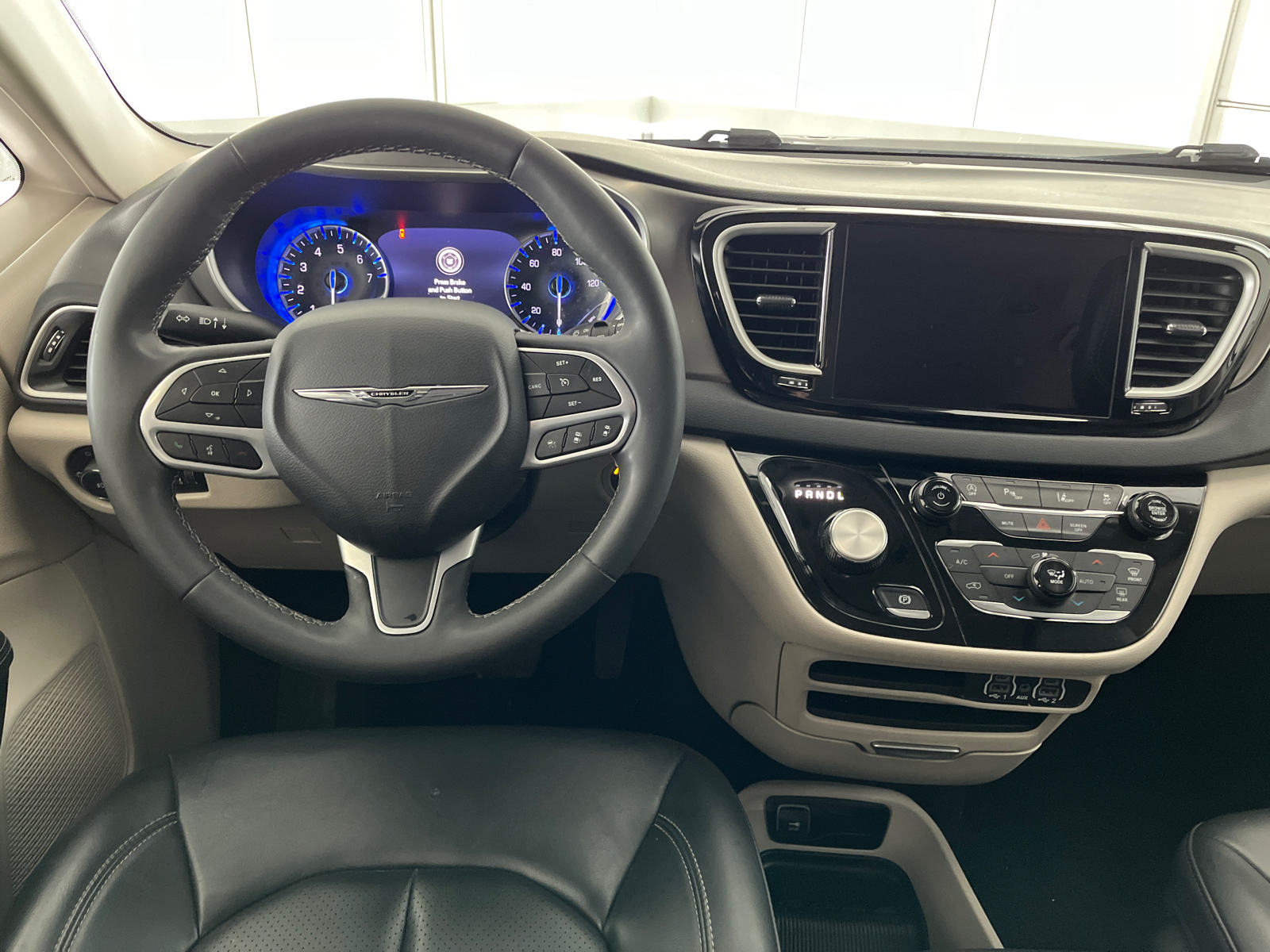 2023 Chrysler Pacifica Touring L 17